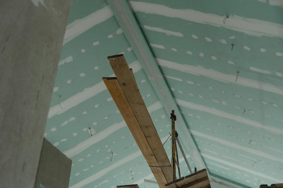 Plastering and wall finishing
